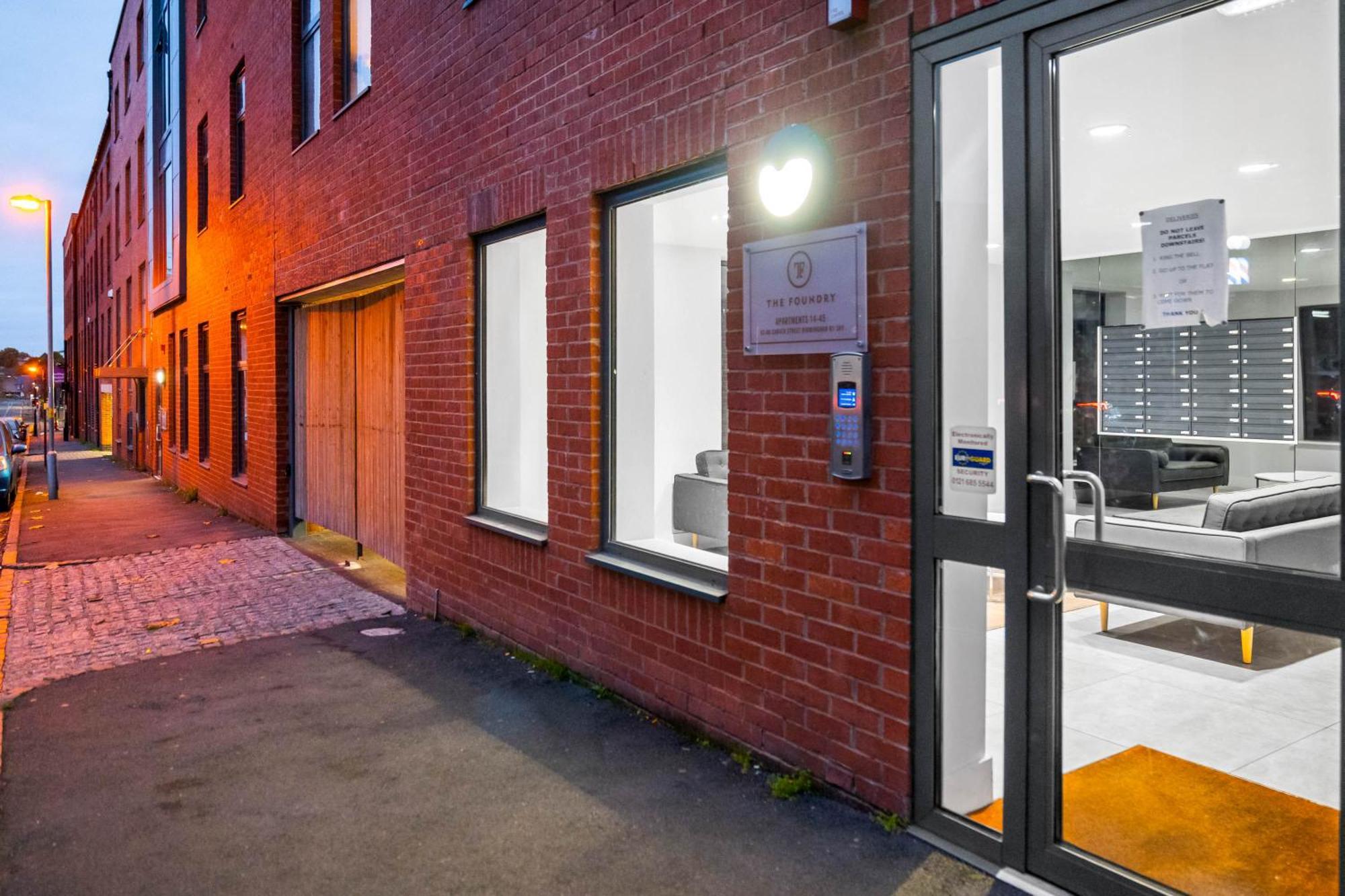 Luxury Centre 3bedroom 5beds With Allocated Parking