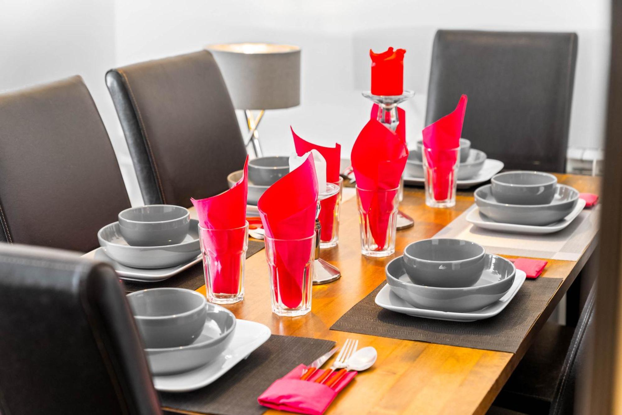 Luxury Centre 3bedroom 5beds With Allocated Parking Apartment