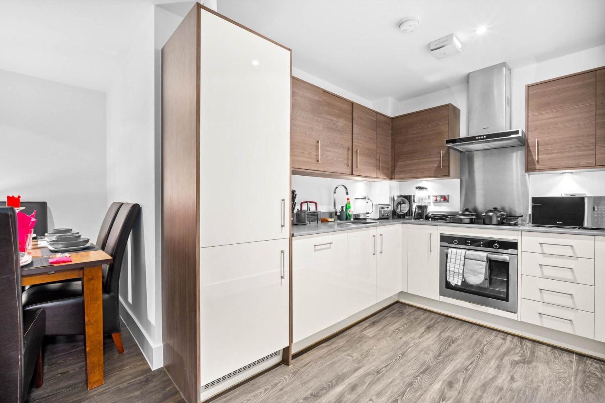 Luxury Centre 3bedroom 5beds With Allocated Parking *